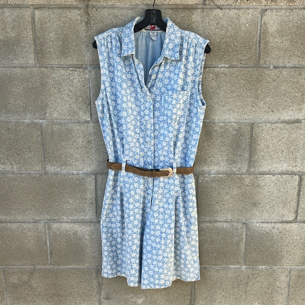 Vintage Gloria Vanderbilt Blue White Floral Sleeveless Button Down Romper w Belt
